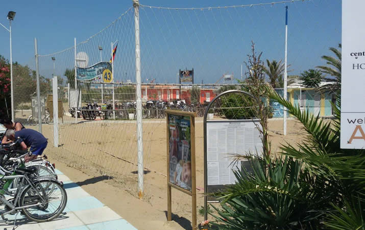 Campi da beach Bagno Onda 43 a Rimini